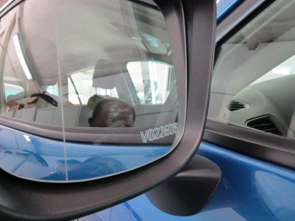 Маркировка стекол и зеркал на Mazda CX5