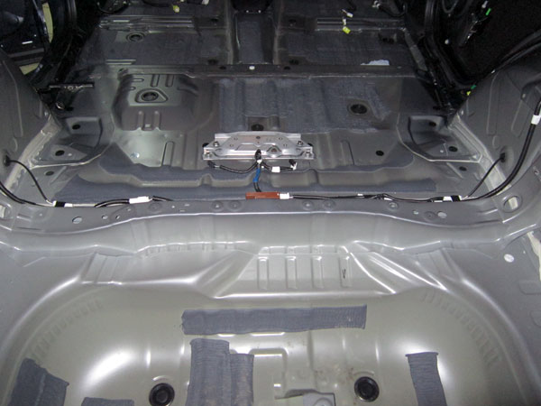 Выполнение работ по комплексной вибро-шумоизоляции (без крыши) на Toyota Rav 4