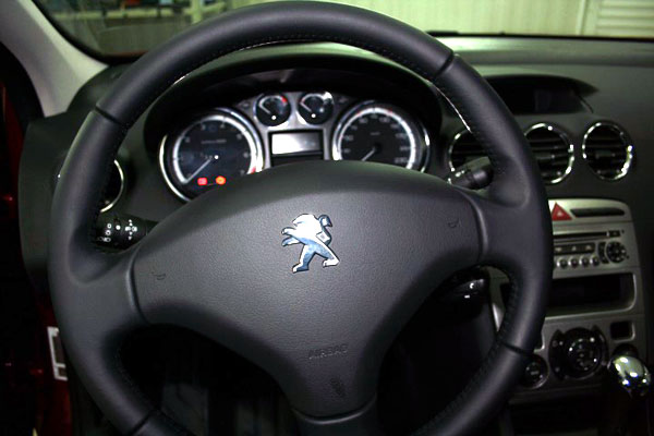 Установка сигнализации с автозапуском на Peugeot 408