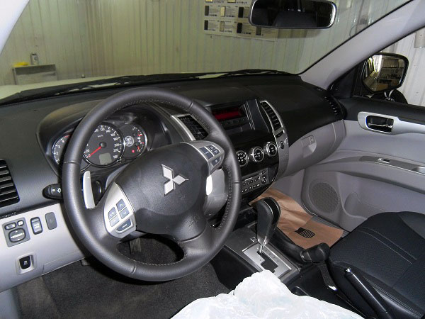 Установка противоугонного комплекса на Mitsubishi Pajero Sport