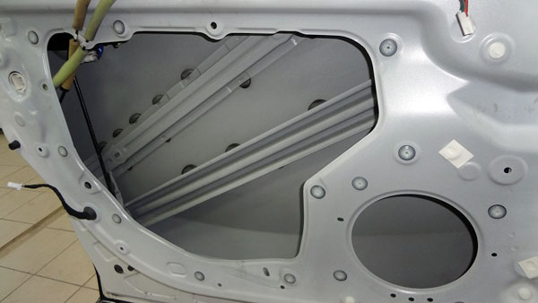 Выполнены работы по комплексной шумоизоляции на автомобиле Mazda CX-5