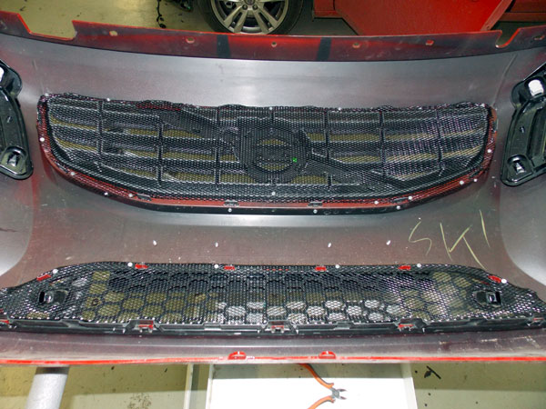 Установка защитной сетки радиатора на Volvo S60