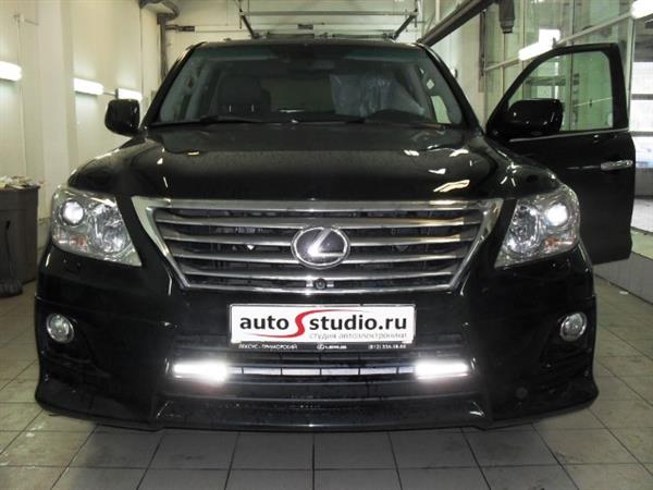 Установка дневных ходовых огней на  Lexus LX570