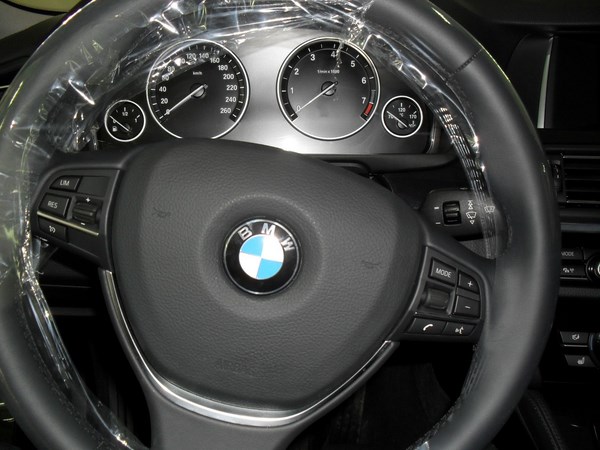 Тонирование стекол на автомобиле BMW 5 series