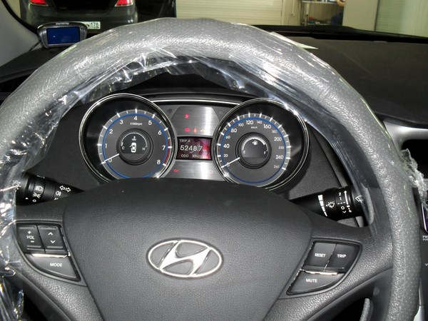 Установка сигнализации с обратной связью на Hyundai Sonata