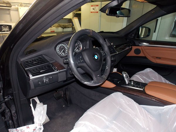 Установка охранного комплекса с элементами авторских наработок и реализацией автозапуска на BMW X6 M50d