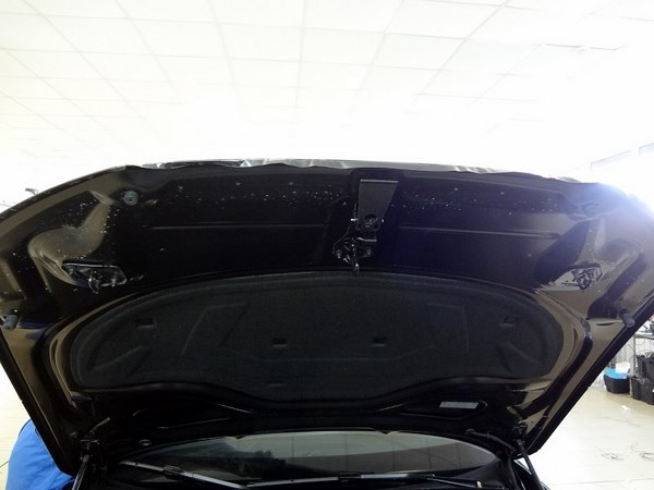 Нанесение защитной антигравийной пленки на передние элементы кузова на Audi A6