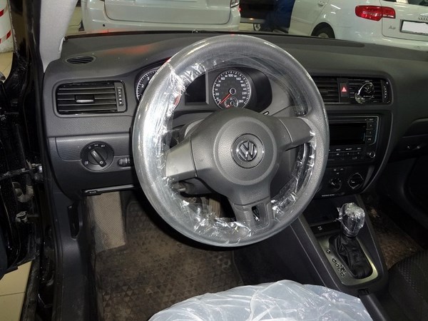 Установка сигнализации с обратной связью на Volkswagen Jetta