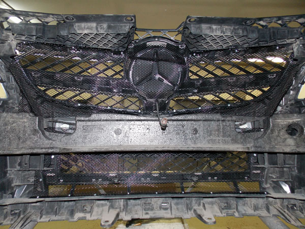 Установка защитной сетки радиатора на Mercedes GLK 300