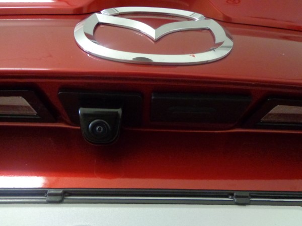 Установка парктроника и камеры заднего вида на Mazda 3