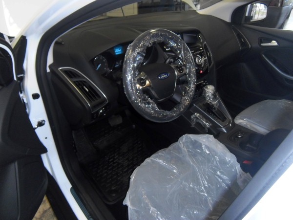 Установка комплекта дневных ходовых огней на Ford Focus