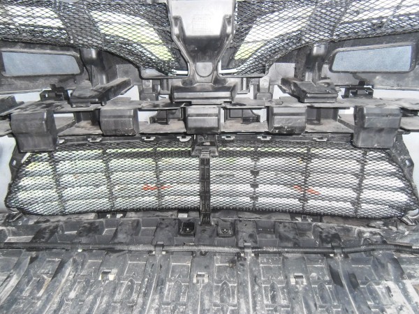 Установка защитной сетки на Renault Fluence