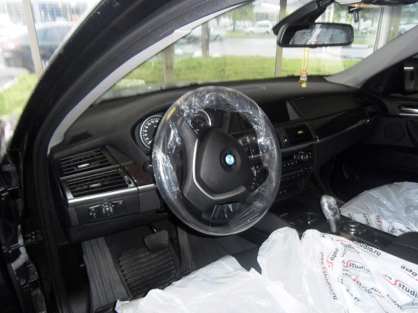 Установка охранного комплекса на BMW X6