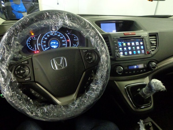 Установка мультимедийного центра на Honda CRV
