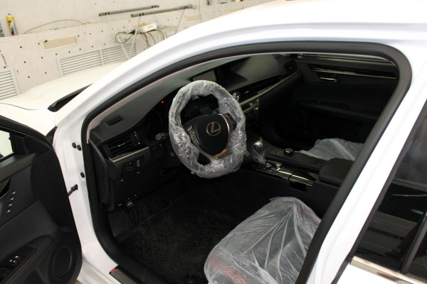 Установка охранного комплекса на Lexus ES 250