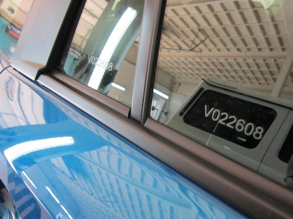 Маркировка стекол и зеркал на Mazda CX5