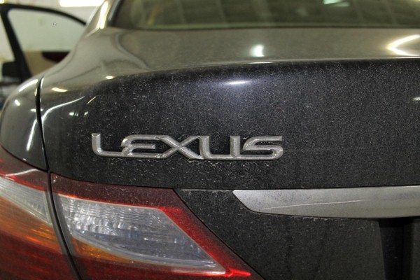 Установка охранного комплекса на Lexus LS 600h