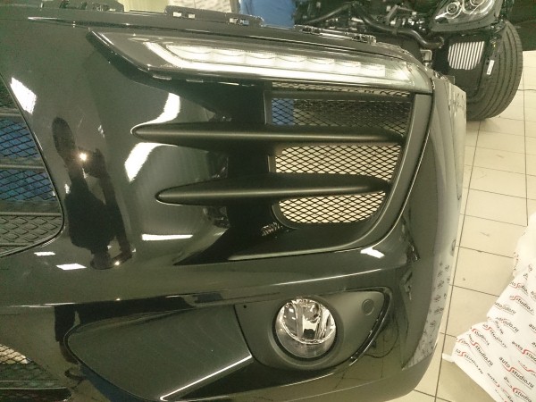 Установка защитной сетки радиатора на Porsche Macan