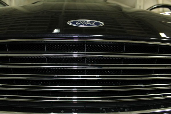 Установка защитной сетки радиатора на Ford Mondeo