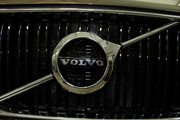 Установка защитной сетки радиатора на Volvo XC90