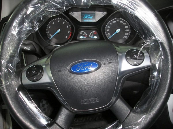 Установка заднего парктроника на Ford Focus