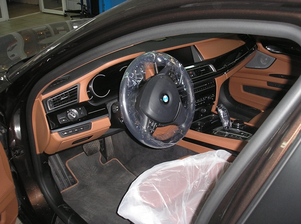 Установка охранного комплекса на BMW 7 Series