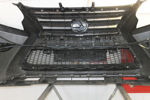 Установка защитной сетки радиатора на Lexus GX