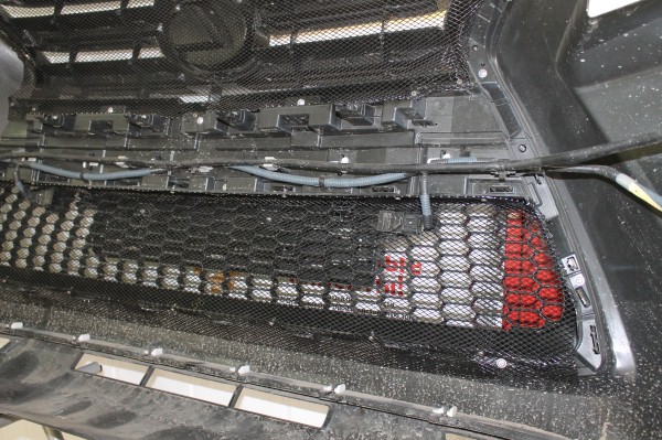 Установка защитной сетки радиатора на Lexus GX