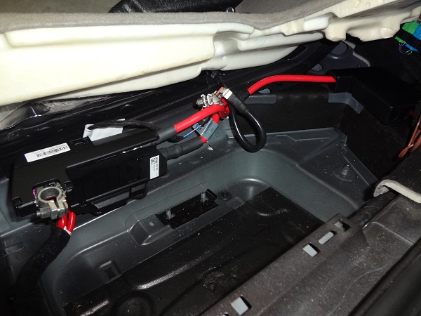 Наружная шумоизоляция арок и частичная шумоизоляция пола на Audi Q7