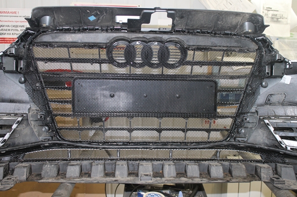 Установка защитной сетки радиатора на Audi A3