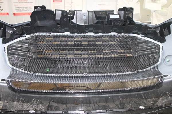 Установка защитной сетки радиатора на Ford EcoSport