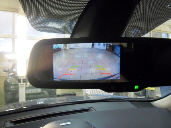 Установка камеры заднего вида и зеркала с монитором на Renault Koleos