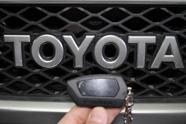 Установка сигнализации на Toyota FJ Cruiser