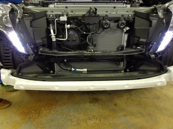 Установка защитной сетки радиатора на Toyota Land Cruiser Prado