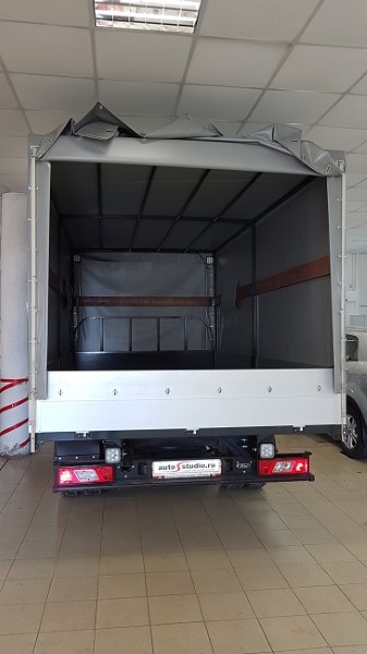 Установка дополнительных фонарей заднего хода на Ford Transit