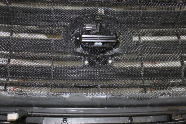 Установка защитной сетки радиатора на Toyota Land Cruiser