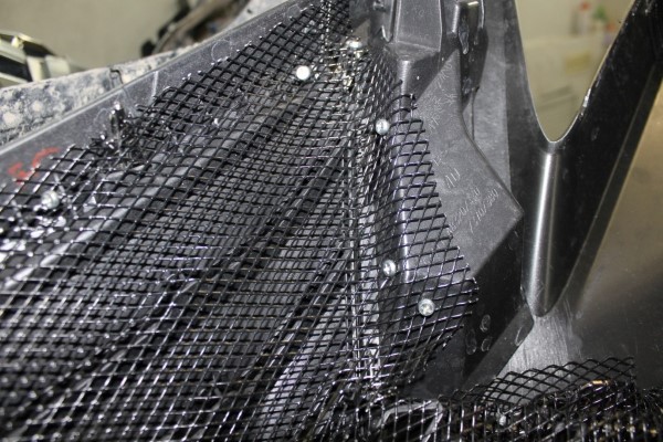 Установка защитной сетки радиатора на Lexus RX