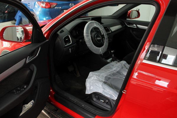 Установка охранного комплекса на Audi Q3