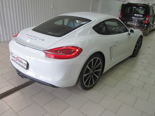 Установка защитной сетки радиатора на Porsche Cayman