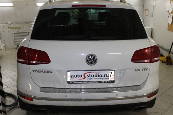 Установка штатного видеорегистратора на Volkswagen Touareg