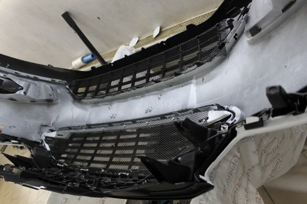 Установка защитной сетки радиатора на Ford Focus 