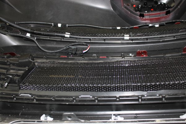 Установка защитной сетки радиатора на Toyota Rav4 