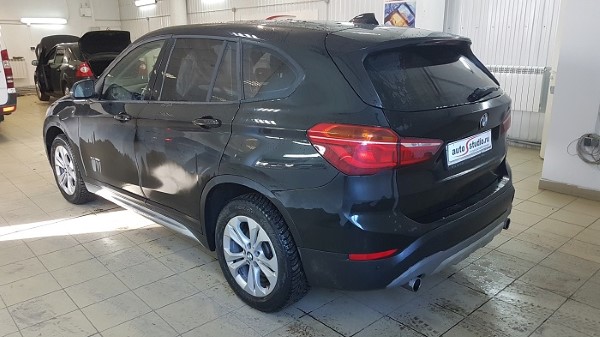 Установка охранного комплекса на BMW X1