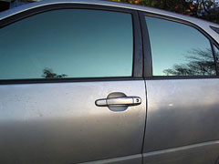 Популярна и зеркальная тонировка автомобильных стекол