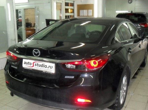 Установка камеры заднего вида на Mazda 6