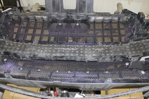 Установка защитной сетки радиатора на Audi Q3