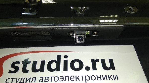 Установка камеры заднего вида на Volvo XC90