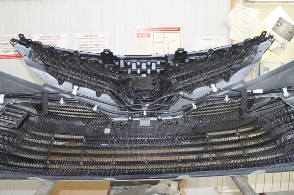 Установка защитной сетки радиатора на Toyota Camry