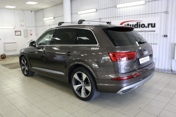 на кузов автомобиля нанесено керамическое покрытие Ultra Ceramic Coat (4 слоя)