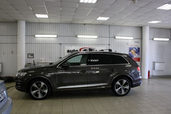 на кузов автомобиля нанесено керамическое покрытие Ultra Ceramic Coat (4 слоя)